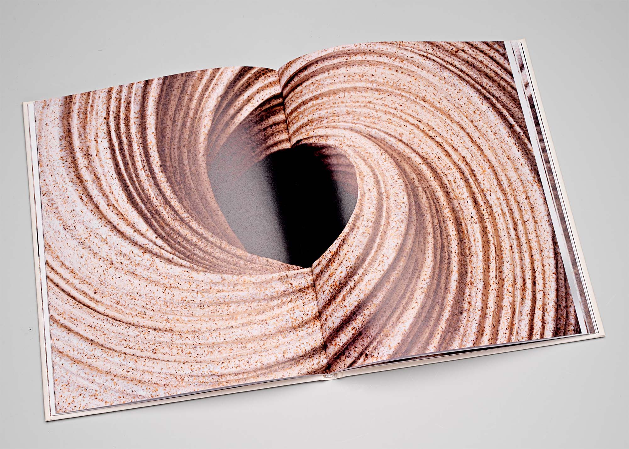 Takayuki Sakyama 崎山 隆之 book Pierre Marie Giraud Ceramics Japan